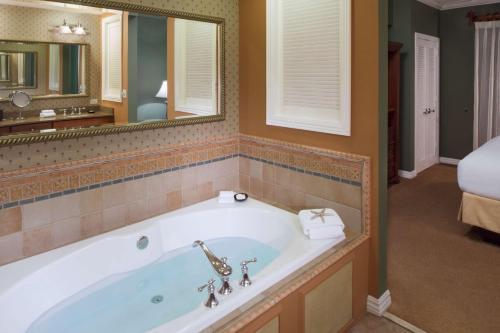 Отель Hyatt Vacation Club At Windward Pointe Ки-Уэст Экстерьер фото